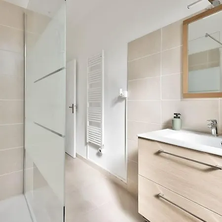 Apartment Magnificent 3-bedroom In *